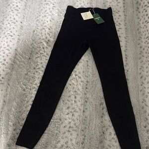 HALARA Black Butt lifting leggings. Size small New with tags .  Full length.